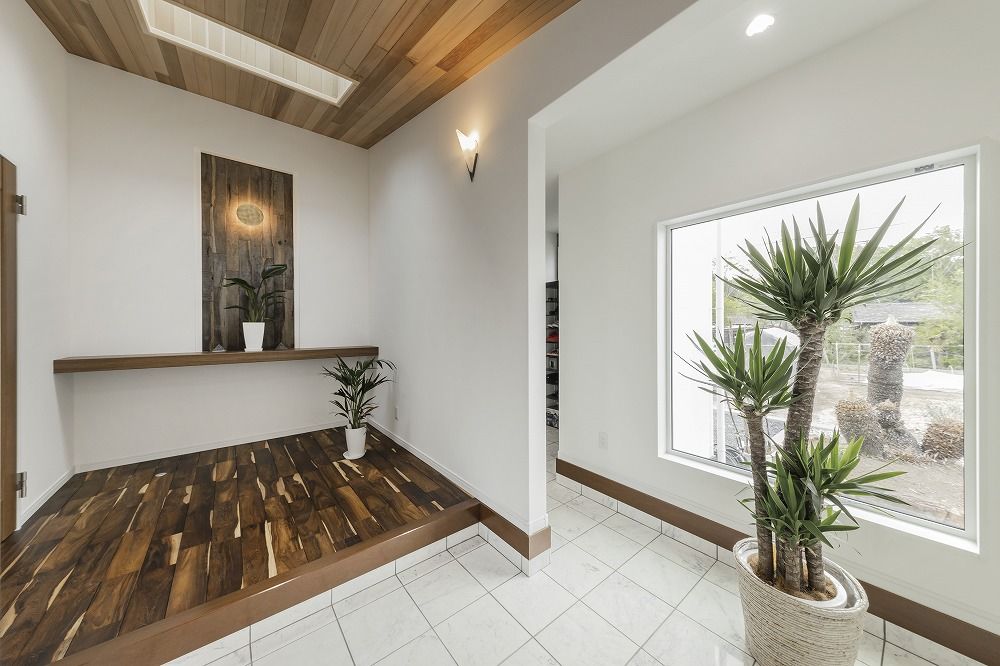 あいホーム。石塚工務店 【平屋/2000万円/間取り図有】青に映える白壁の平屋。リゾートを彷彿させるデザインの落ち着いた大人の空間の建築実例画像10