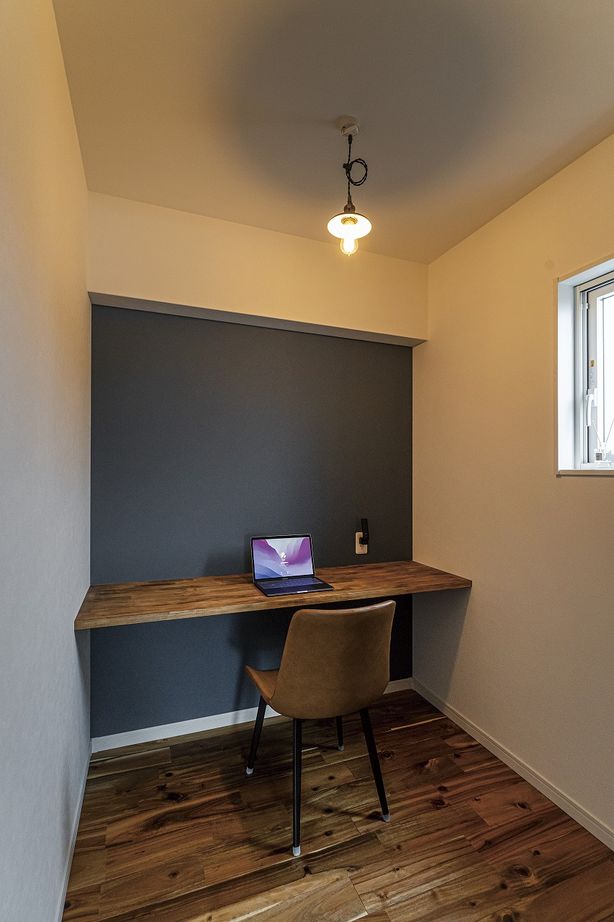 あいホーム。石塚工務店 【間取り図有】黒のガルバリウムが存在感を放ち、自然素材×モダンなデザインがオシャレな住まいの建築実例画像10