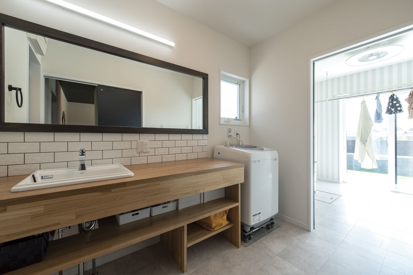 あいホーム。石塚工務店 【平屋/間取り図有】ブラックウォールのデザイナーズハウスの建築実例画像5