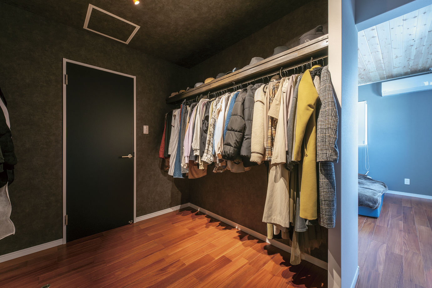 あいホーム。石塚工務店 【平屋/間取り図有】ブラックウォールのデザイナーズハウスの建築実例画像7