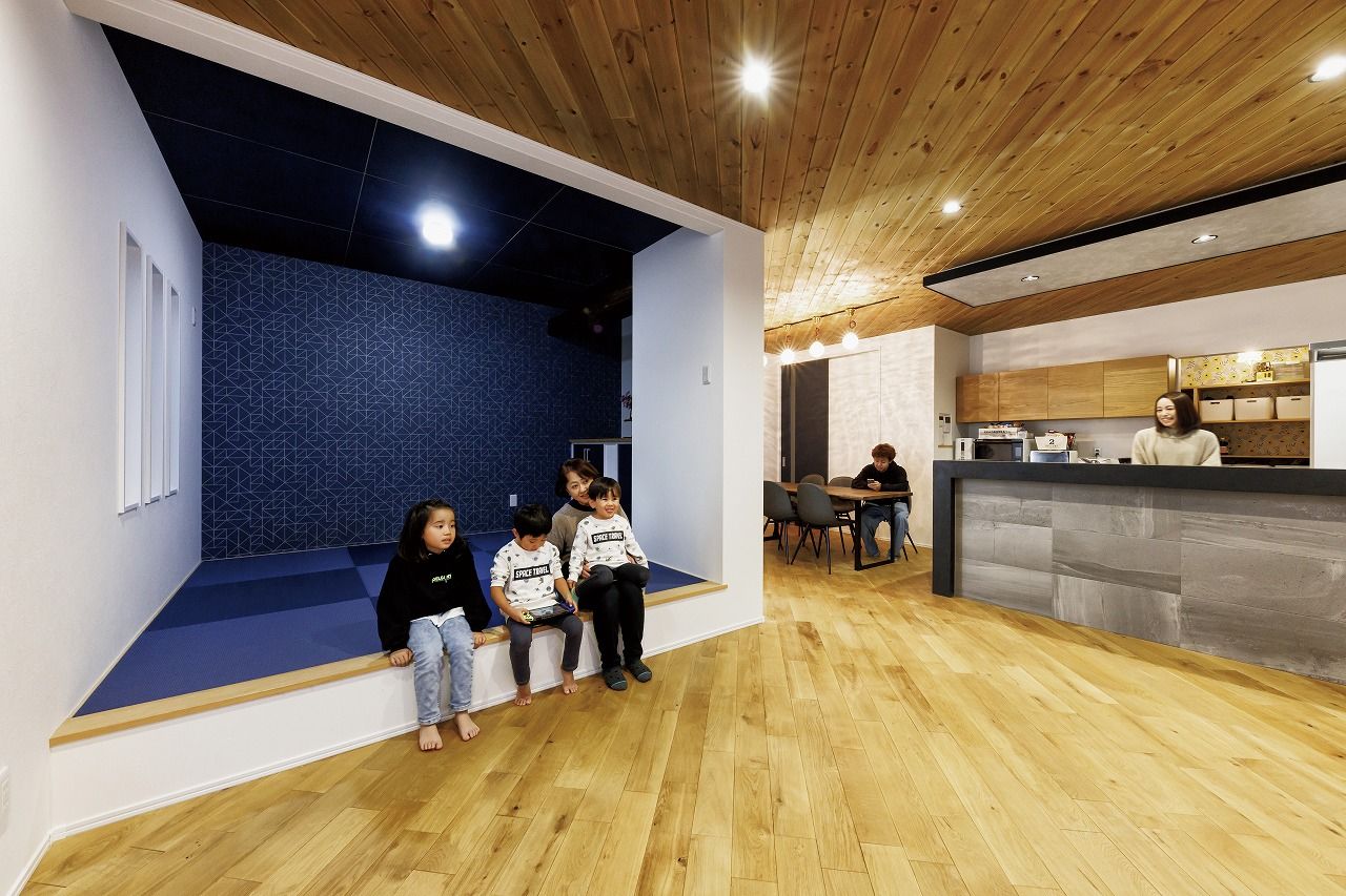 あいホーム。石塚工務店 【2900万円／多世帯／間取り図有】三世帯の大家族が笑顔で暮らすデザイン住宅の建築実例画像2