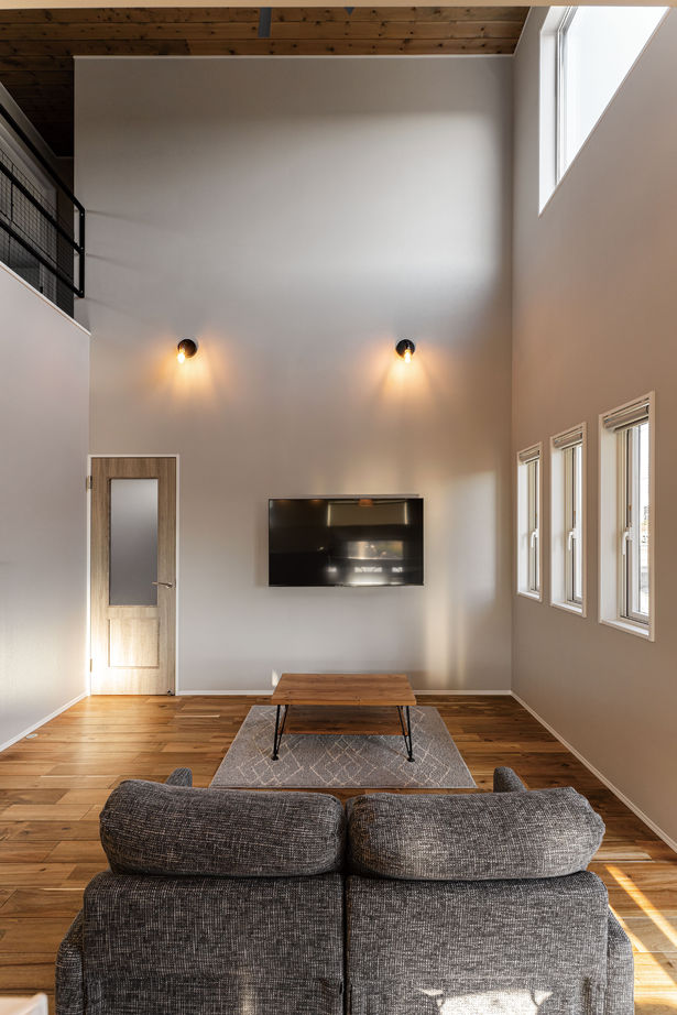 あいホーム。石塚工務店 【1500～1999万円台/間取り図有】好みのテイストにドンピシャ「やりたい」を全部叶えた家の建築実例画像2