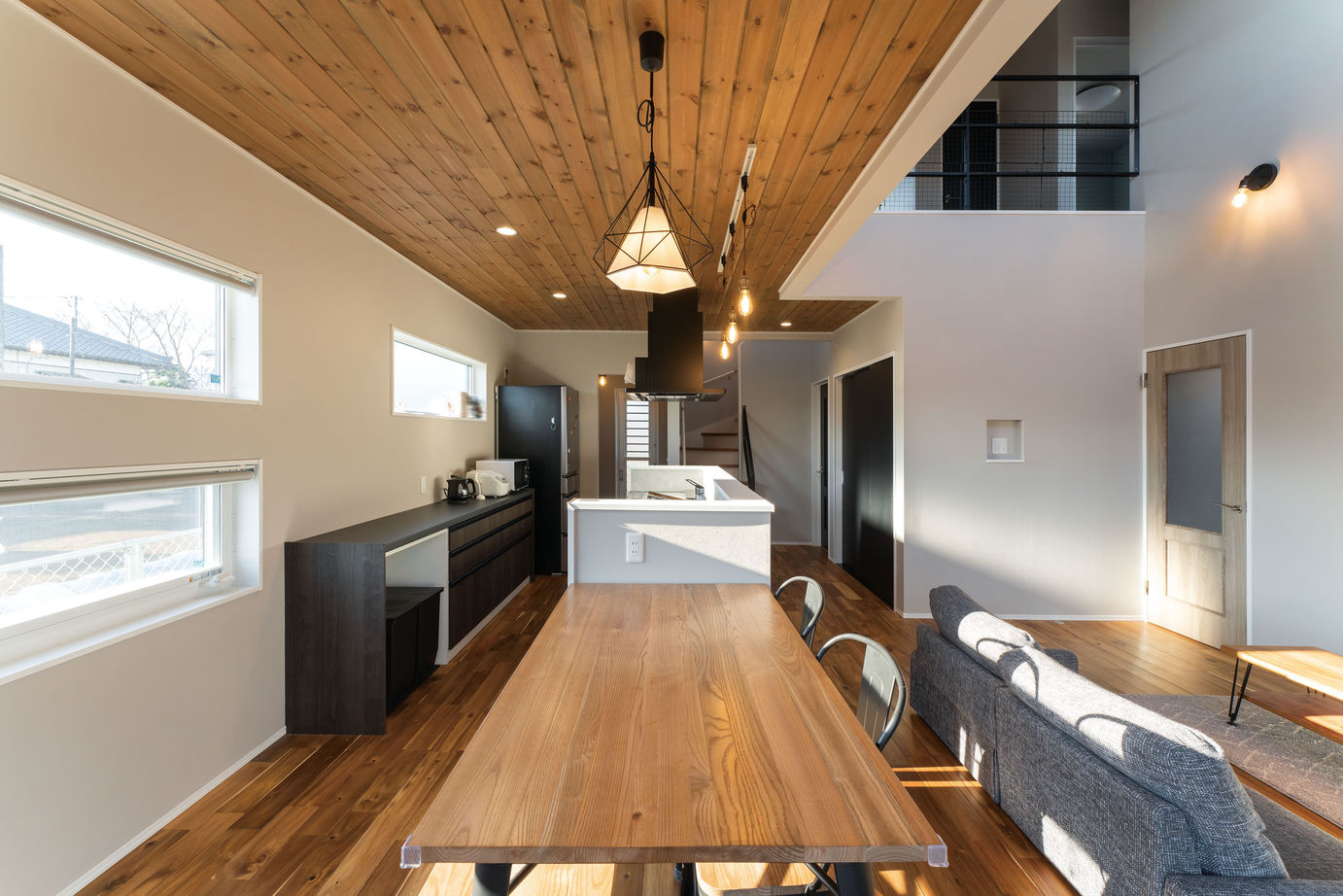 あいホーム。石塚工務店 【1500～1999万円台/間取り図有】好みのテイストにドンピシャ「やりたい」を全部叶えた家の建築実例画像4