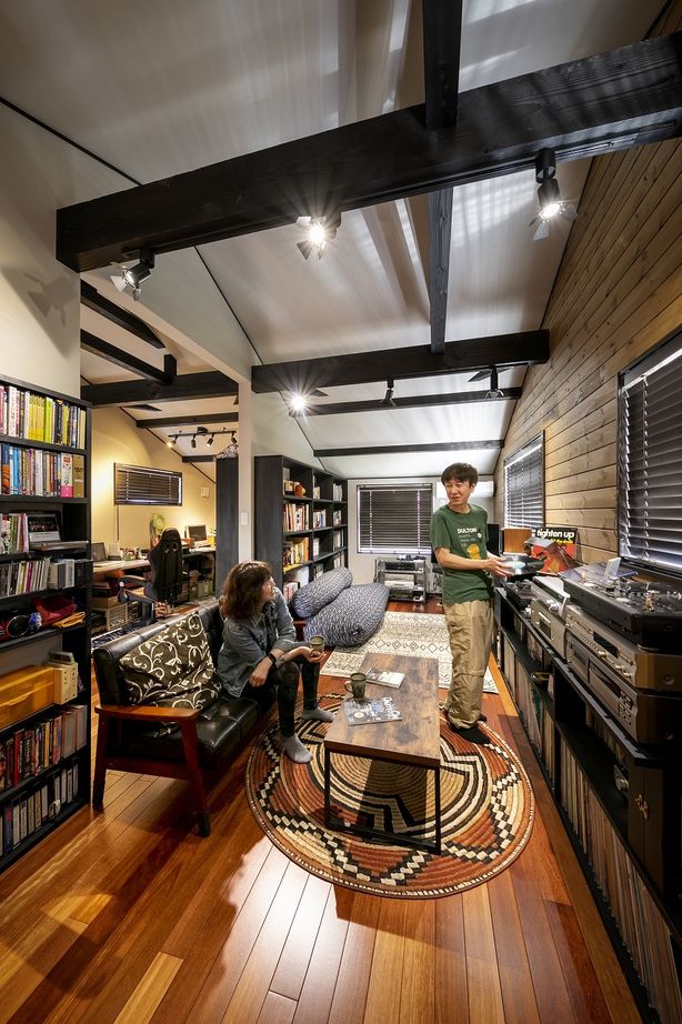 あいホーム。石塚工務店 【1500～1999万円台】大好きな音楽を夫婦で楽しむ！平屋のように暮らせる快適な住まいの建築実例画像2