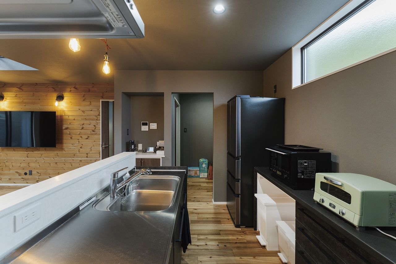 あいホーム。石塚工務店 【1500～1999万円台】全方位がカッコイイ、こだわり空間。素材感が引き立つデザインもカギの建築実例画像8