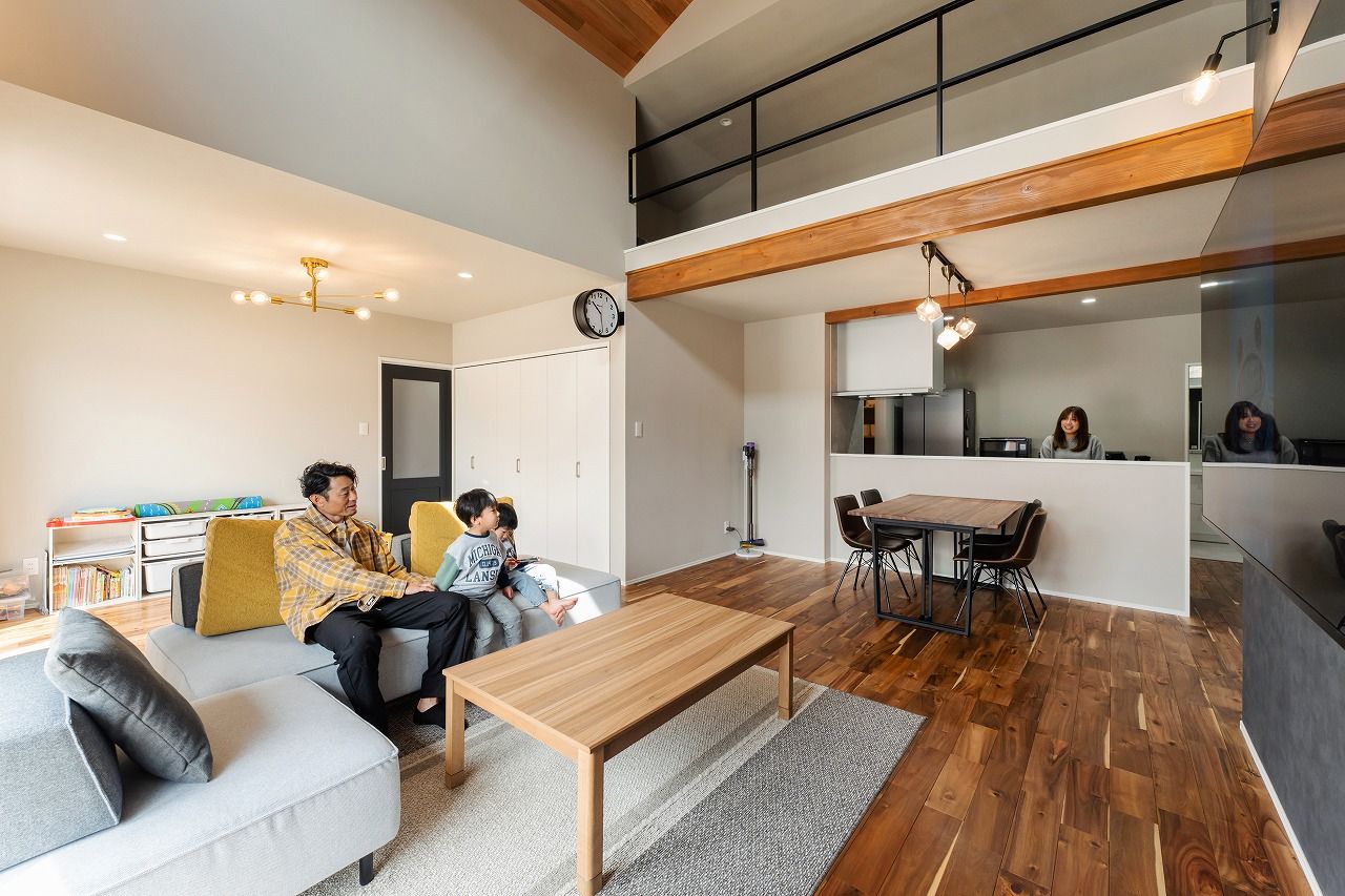 あいホーム。石塚工務店 【平屋/2100万円】2色のラップサイディング使いがカッコイイ！要望を想像以上に叶えた住まいの建築実例画像2