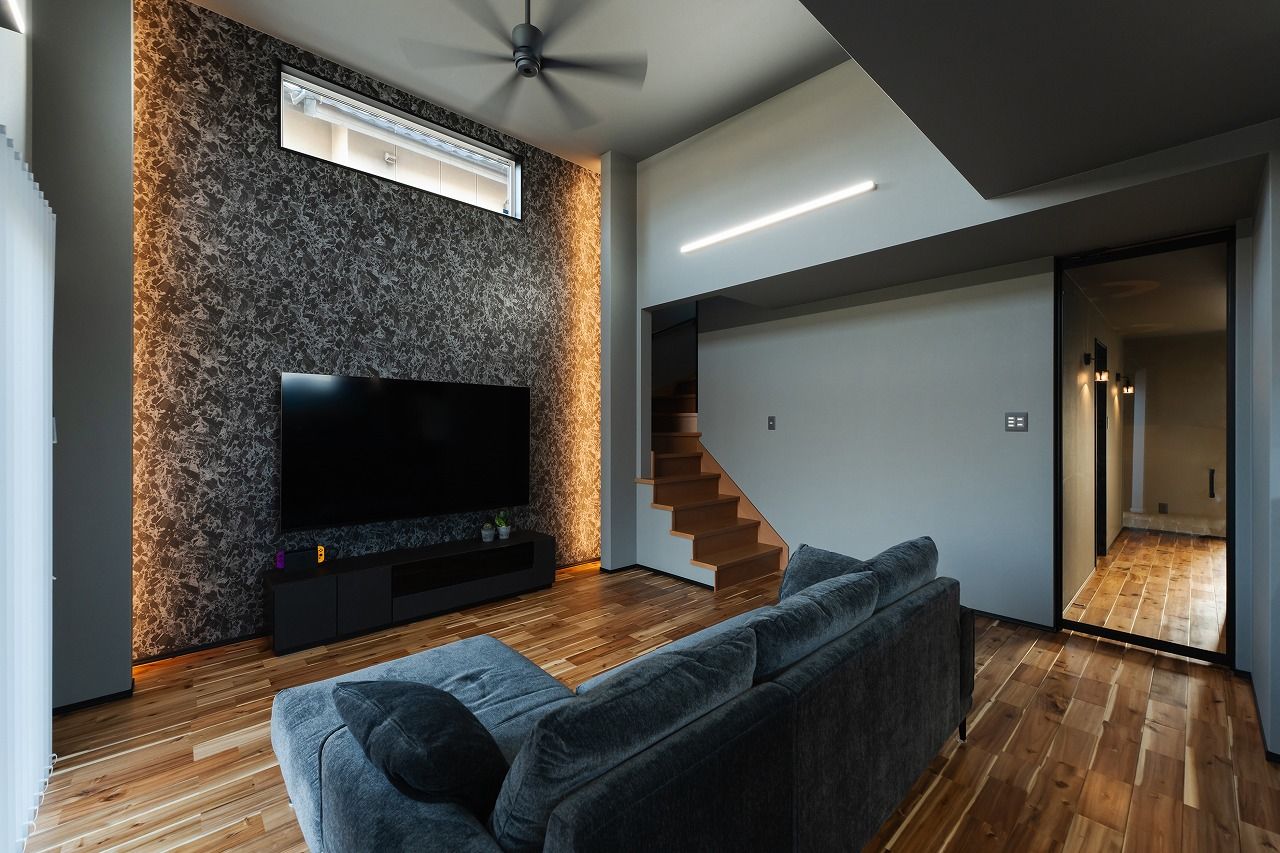 あいホーム。石塚工務店 【1950万円／間取り図有】シックなモノトーンでまとめたホテルライクな住まいでオシャレに暮らすの建築実例画像3