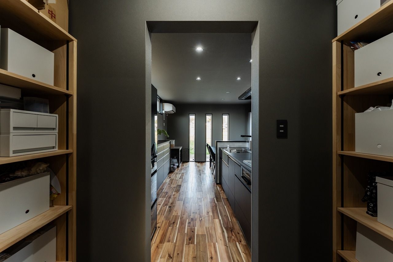 あいホーム。石塚工務店 【1950万円／間取り図有】シックなモノトーンでまとめたホテルライクな住まいでオシャレに暮らすの建築実例画像7