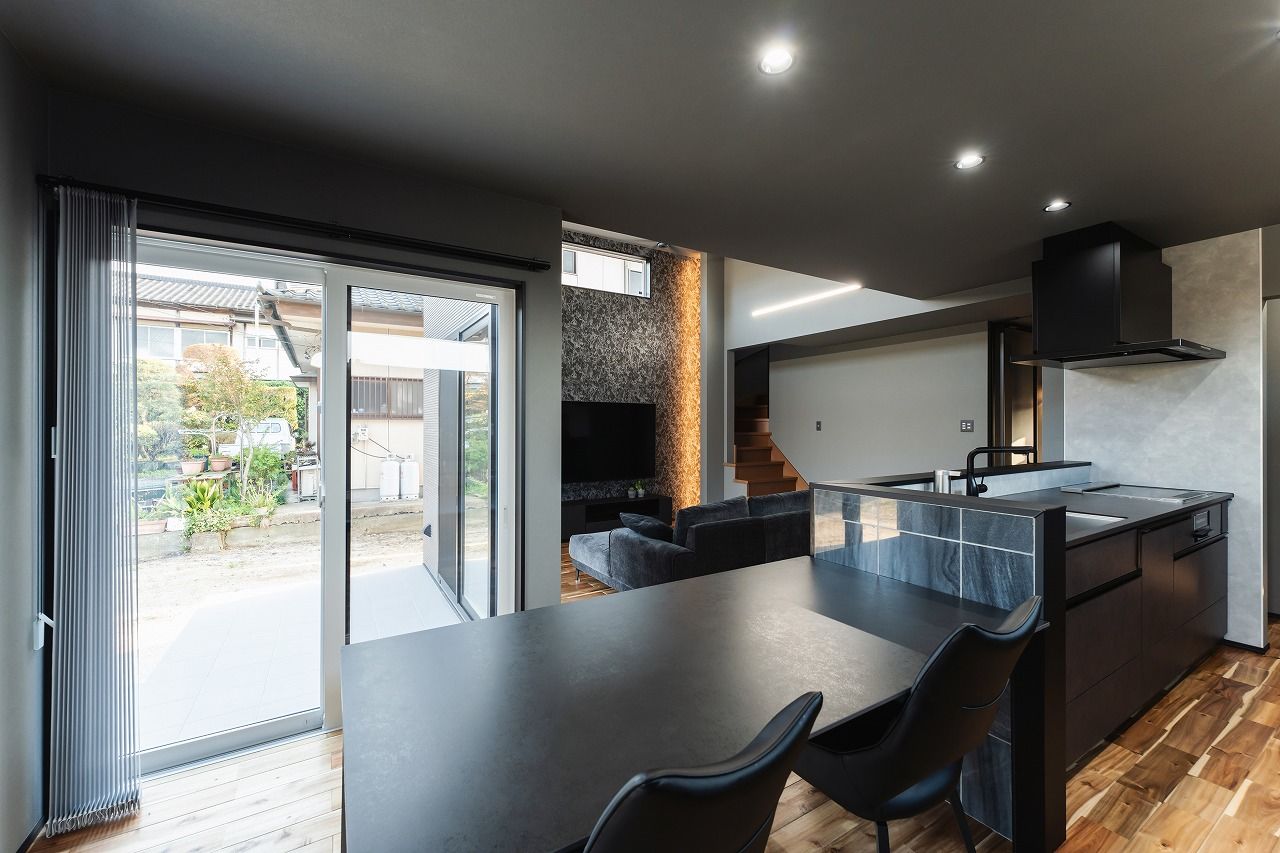 あいホーム。石塚工務店 【1950万円／間取り図有】シックなモノトーンでまとめたホテルライクな住まいでオシャレに暮らすの建築実例画像8