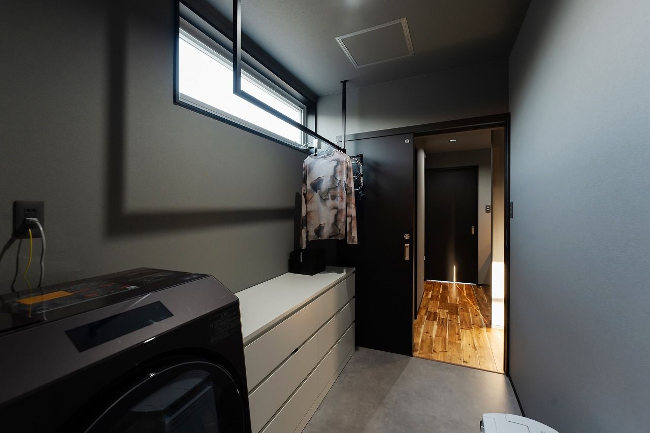 あいホーム。石塚工務店 【1950万円／間取り図有】シックなモノトーンでまとめたホテルライクな住まいでオシャレに暮らすの建築実例画像10