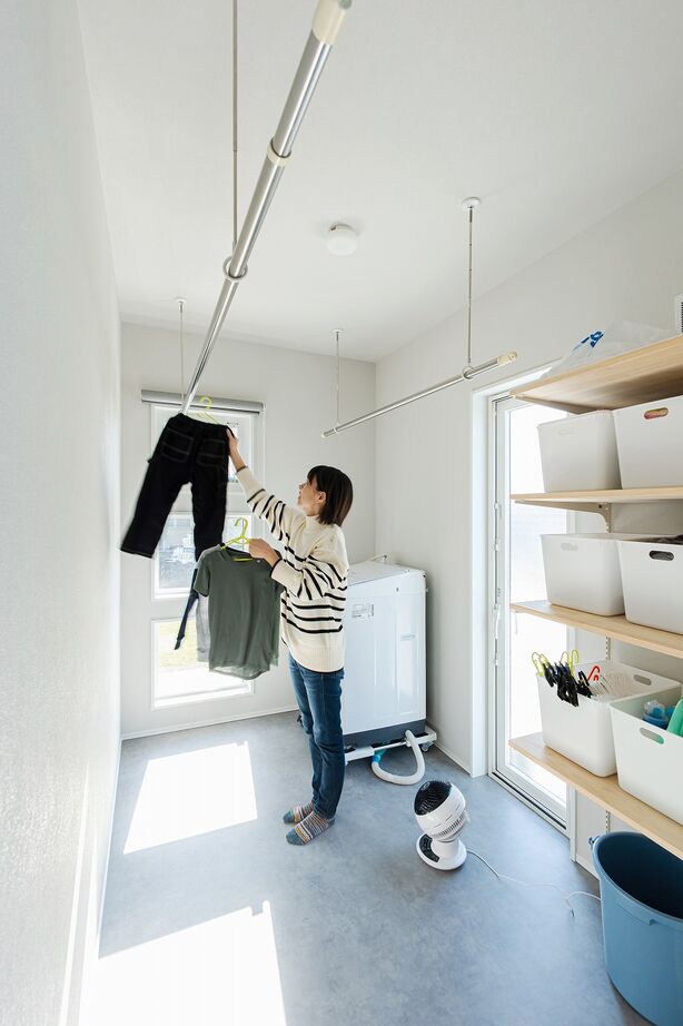 あいホーム。石塚工務店 【1980万円／間取り図有】モノトーンでスクエアなカッコイイデザインと、採光抜群の明るい住まいの建築実例画像6