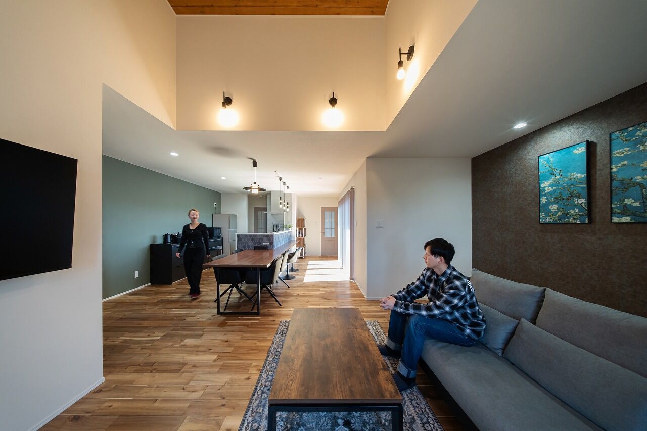 あいホーム。石塚工務店 【平屋/2000万円/間取り図有】メイクスペース、書斎などこだわりを詰め込んだコンパクトなカッコいい平屋の建築実例画像3