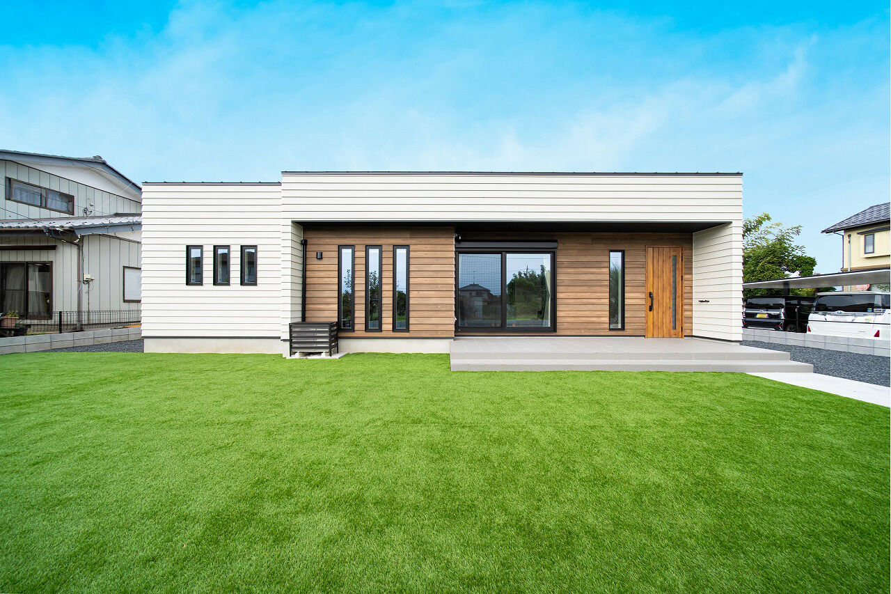 あいホーム。石塚工務店 【平屋/2000万円/間取り図有】8の字型の回遊動線が暮らしやすさと、オシャレでカッコイイを兼ね備えた平屋の建築実例画像2