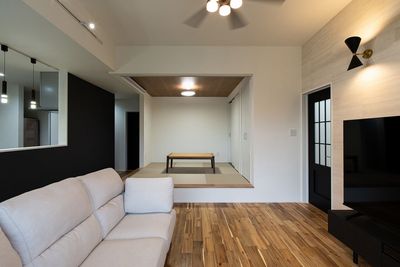 あいホーム。石塚工務店 【平屋/2000万円/間取り図有】8の字型の回遊動線が暮らしやすさと、オシャレでカッコイイを兼ね備えた平屋の建築実例画像5