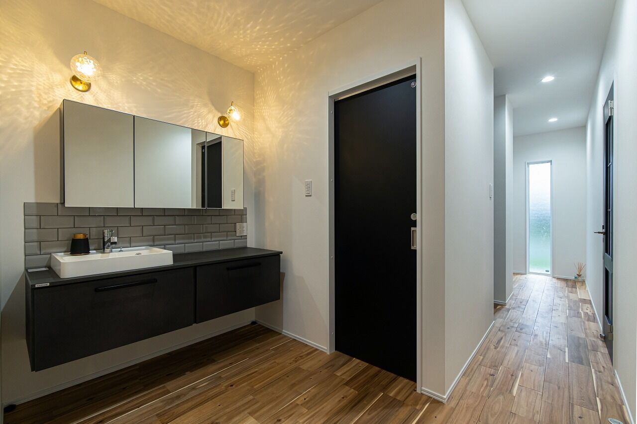 あいホーム。石塚工務店 【平屋/2000万円/間取り図有】8の字型の回遊動線が暮らしやすさと、オシャレでカッコイイを兼ね備えた平屋の建築実例画像9