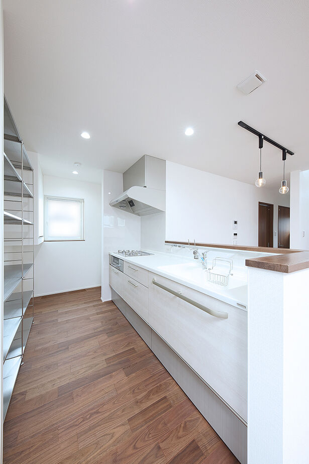 橋本建設 【札幌市／狭小地／3階建て／間取り図あり】24.9坪でも広く見せる！ビルトインガレージ＆開放的なLDKの建築実例画像3