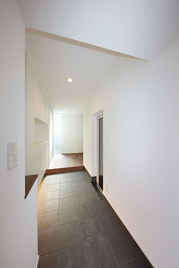 橋本建設 【札幌市／狭小地／3階建て／間取り図あり】24.9坪でも広く見せる！ビルトインガレージ＆開放的なLDKの建築実例画像4