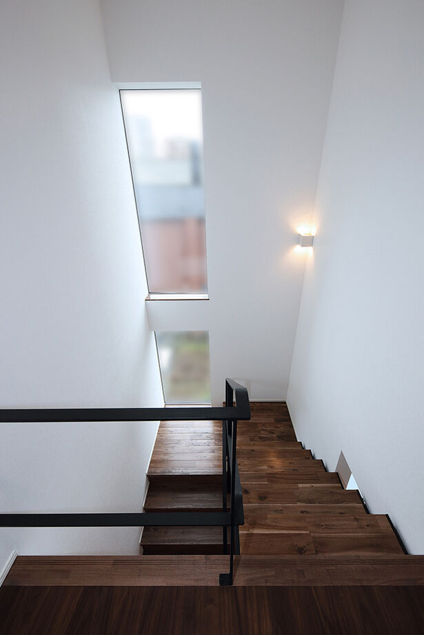 橋本建設 【札幌市／狭小地／3階建て／間取り図あり】24.9坪でも広く見せる！ビルトインガレージ＆開放的なLDKの建築実例画像5