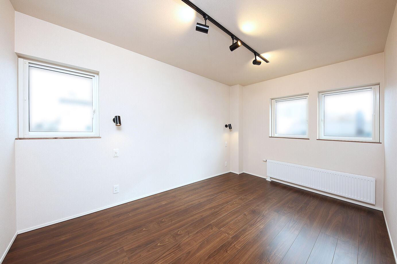 橋本建設 【札幌市／狭小地／3階建て／間取り図あり】24.9坪でも広く見せる！ビルトインガレージ＆開放的なLDKの建築実例画像6