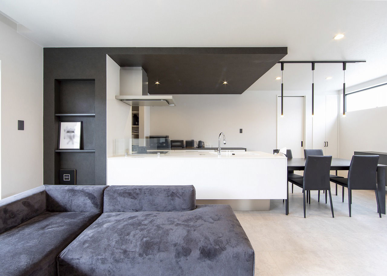 グランディルホーム 【1850万円×モノトーンで魅せる家】黒と白が織りなすスタイリッシュな暮らし方の建築実例画像2