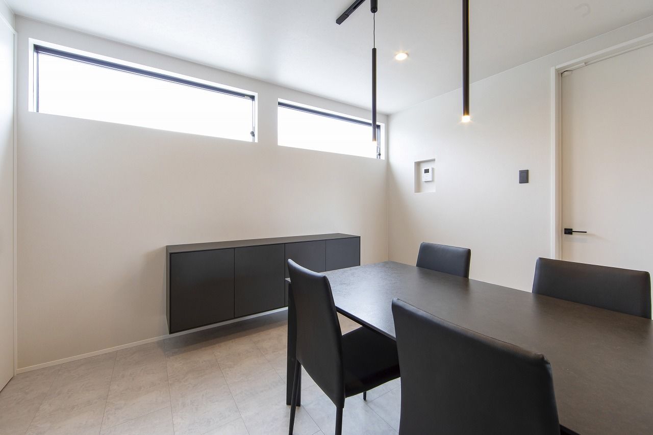 グランディルホーム 【1850万円×モノトーンで魅せる家】黒と白が織りなすスタイリッシュな暮らし方の建築実例画像5