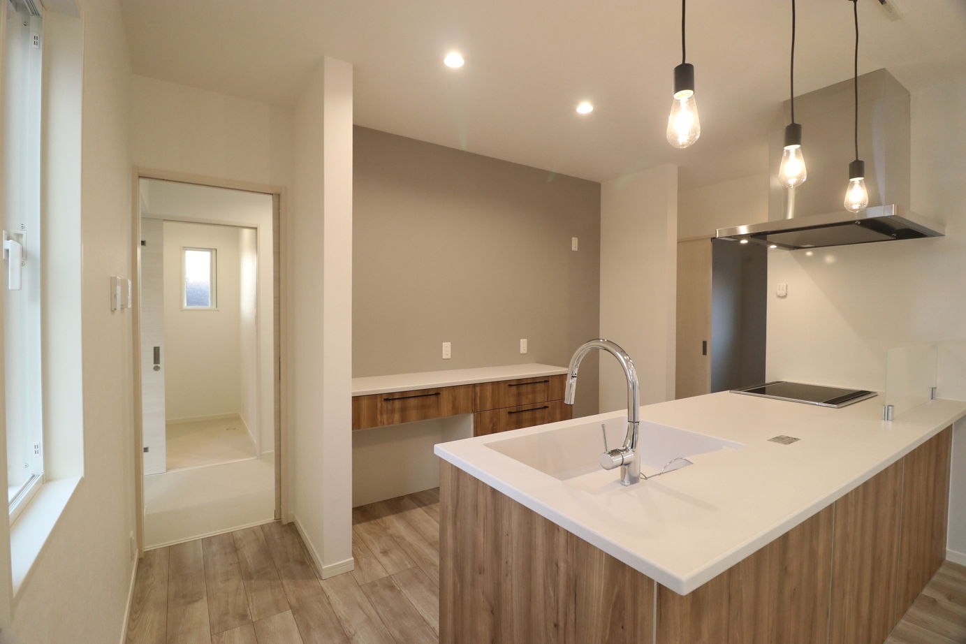 国分ハウジング 木目調の外観が目を引く温かみのある平屋の家の建築実例画像4