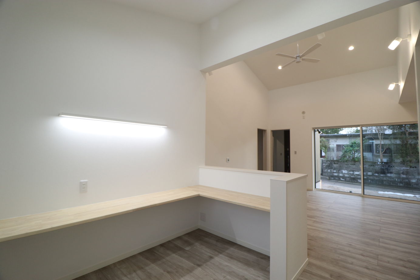 国分ハウジング 木目調の外観が目を引く温かみのある平屋の家の建築実例画像5