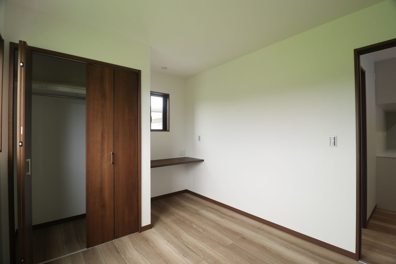 国分ハウジング 【霧島市/平屋/ペットと暮らす】センターリビングが家族を結ぶ平屋の家の建築実例画像6