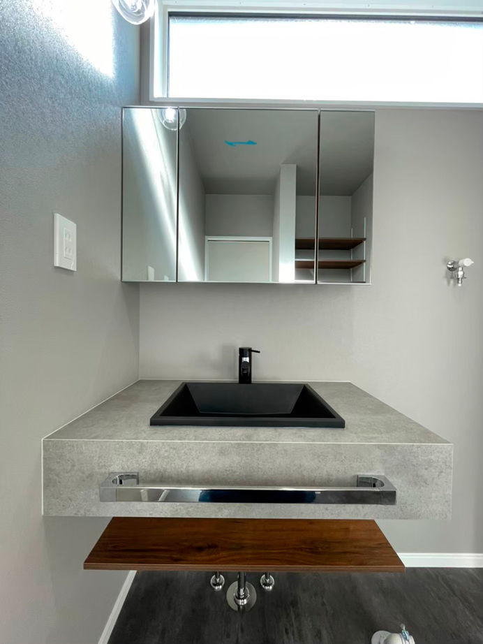 第一伊藤建設 【シンプルモダン｜間取り有】明るさと開放感のヒミツは窓と吹抜けにあり！南北に長い縦長の家の建築実例画像8