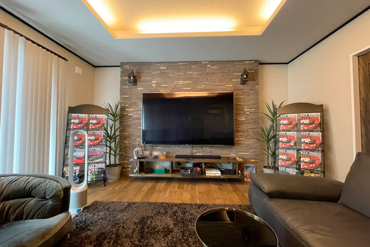 第一伊藤建設 【浜松市｜インナーガレージ｜間取り有】ガレージには愛車がずらり。ラグジュアリー×モダンな店舗併用住宅の建築実例画像3