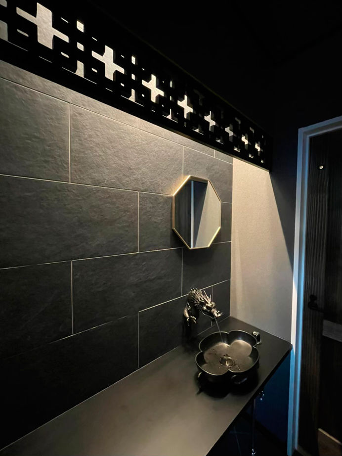 第一伊藤建設 【浜松市｜インナーガレージ｜間取り有】ガレージには愛車がずらり。ラグジュアリー×モダンな店舗併用住宅の建築実例画像6