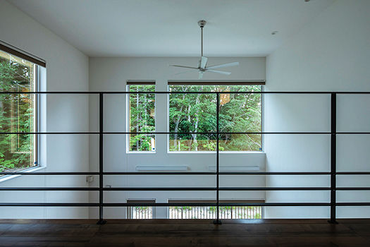 スカイハウス 【2500～2999万円/3人家族/間取り図】目の前の自然を楽しむ大窓と、吹抜けの大空間が魅力の住まいの建築実例画像8