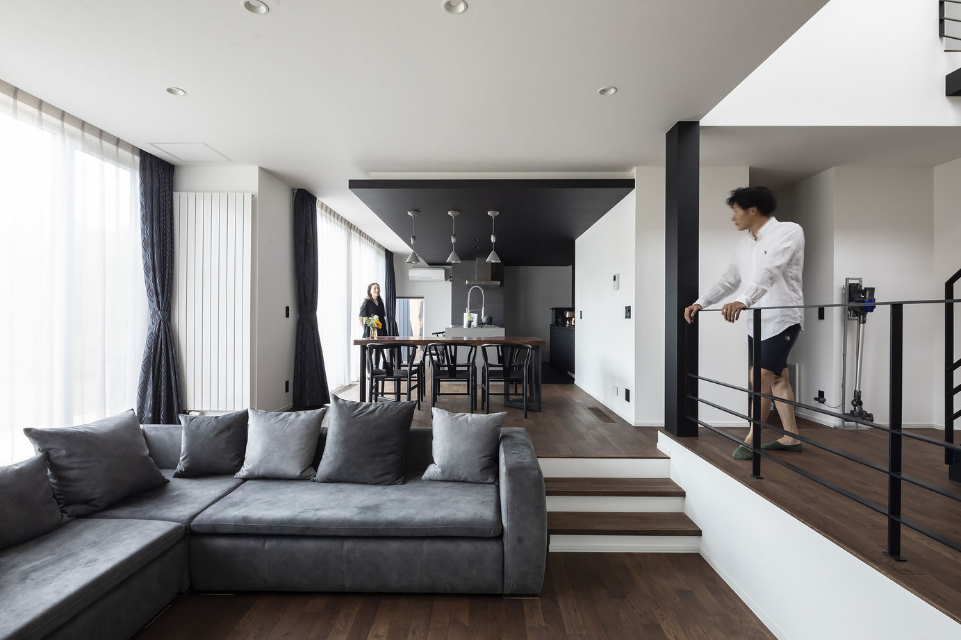 スカイハウス 【小樽市/プライベートテラス/吹き抜け】ピットリビングと広々テラスで友人たちと楽しく集える住まいの建築実例画像4