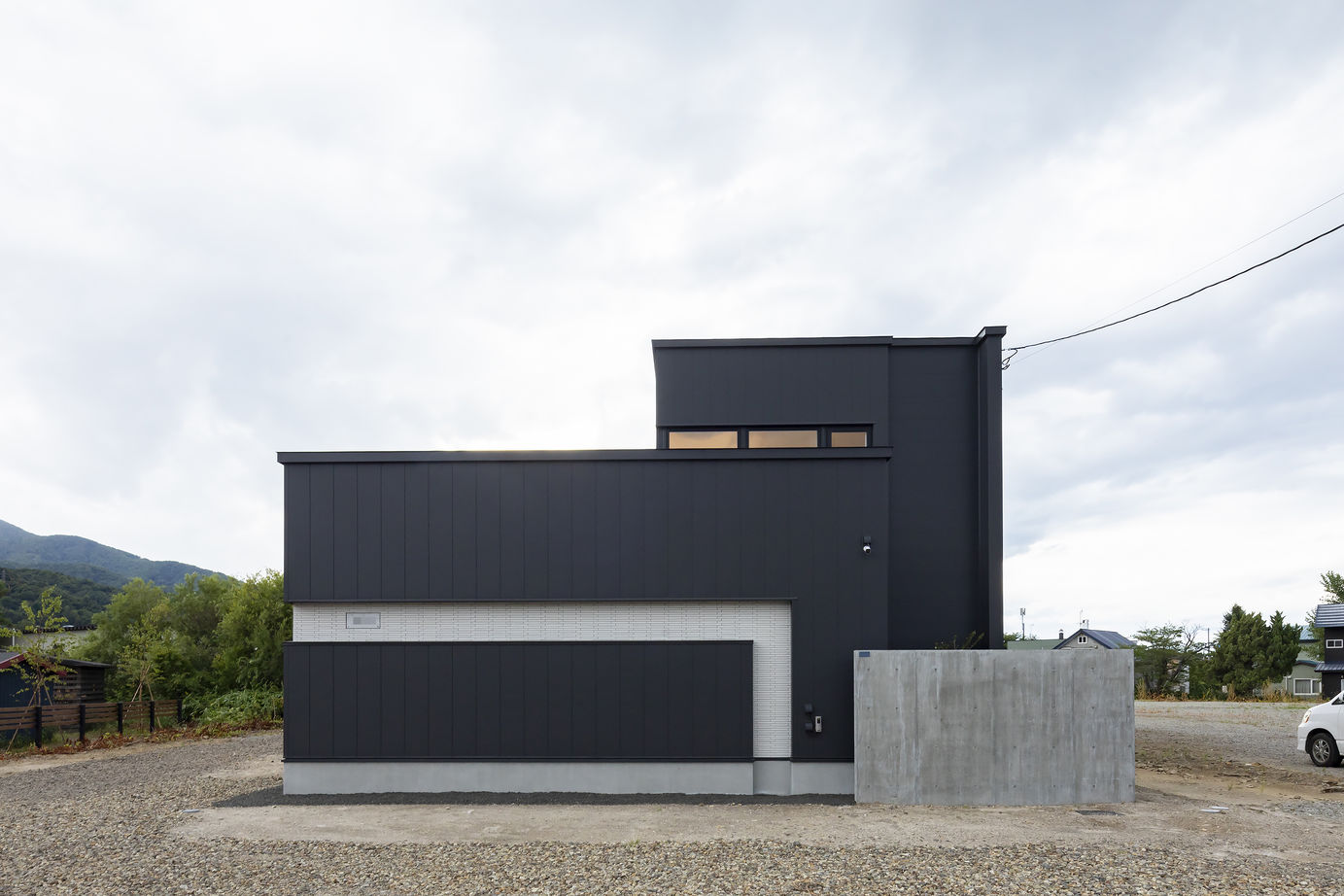 スカイハウス 【小樽市/プライベートテラス/吹き抜け】ピットリビングと広々テラスで友人たちと楽しく集える住まいの建築実例画像10