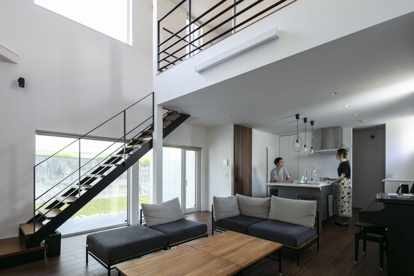 スカイハウス 【札幌市/3000万円台/カーポート/テラス】白い外壁にガビオンフェンスと緑が映える家の建築実例画像3