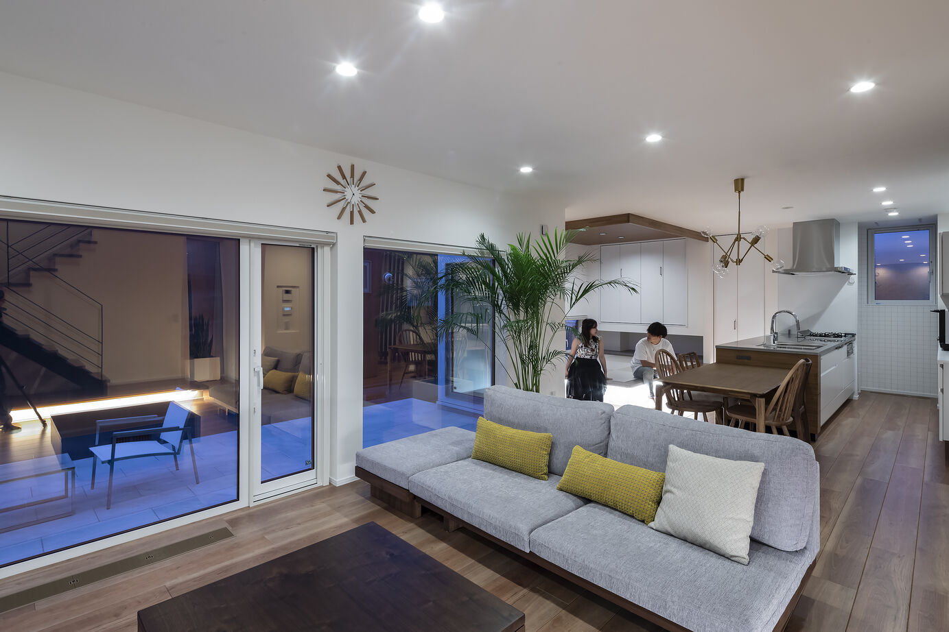 スカイハウス 【札幌市/3000万円台/テラス/ホテルライク】ハワイが好きなふたりの理想。リゾートヴィラのような家にの建築実例画像2