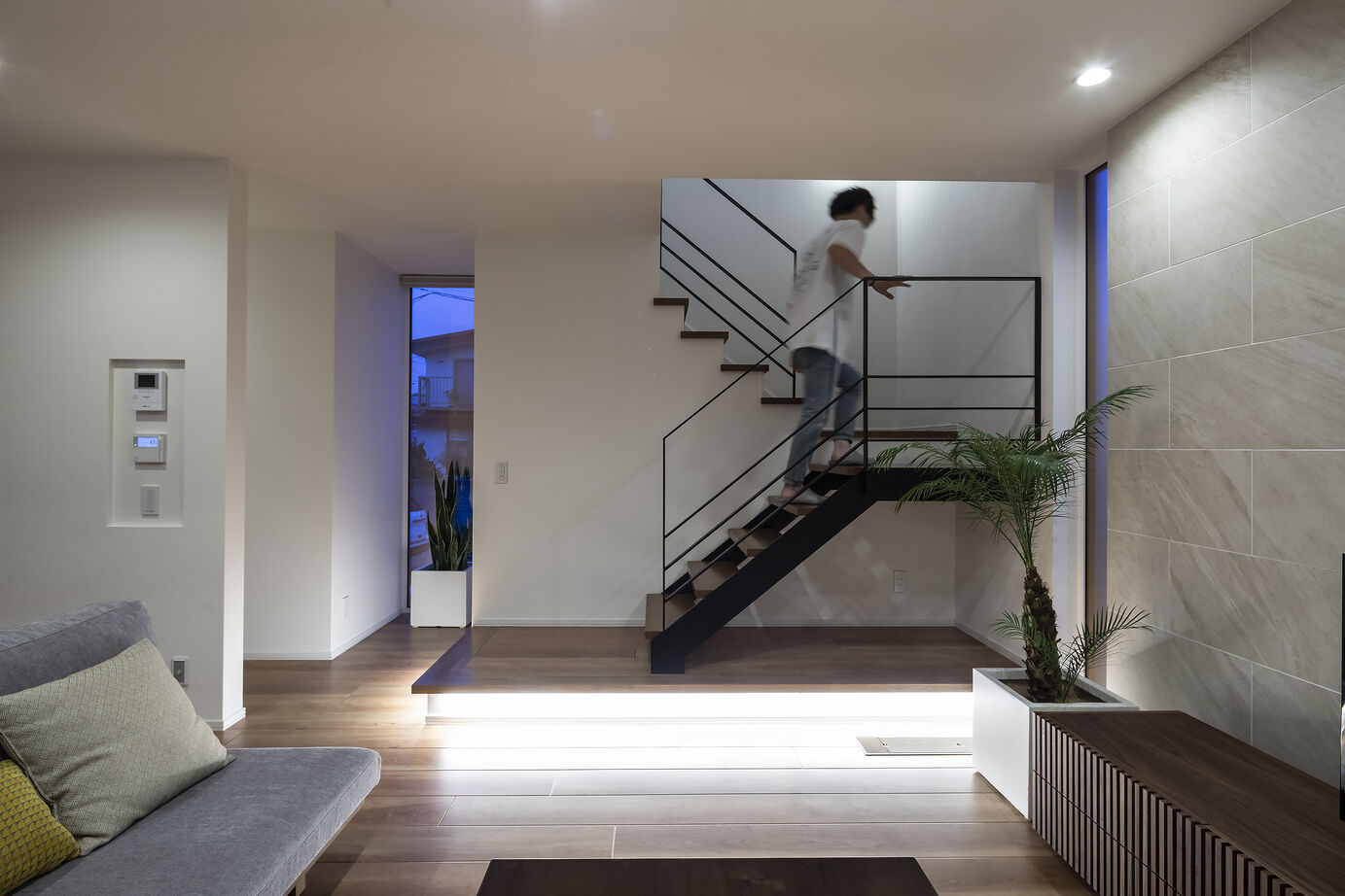 スカイハウス 【札幌市/3000万円台/テラス/ホテルライク】ハワイが好きなふたりの理想。リゾートヴィラのような家にの建築実例画像4