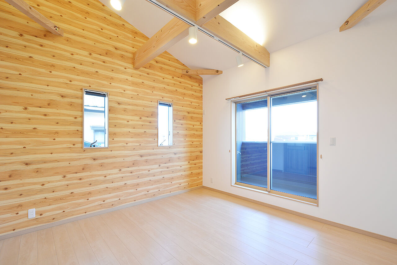 渋沢 【天然素材｜ウッドデッキ｜土間収納｜小屋裏収納】アウトドアを楽しみ尽くせる家の建築実例画像4