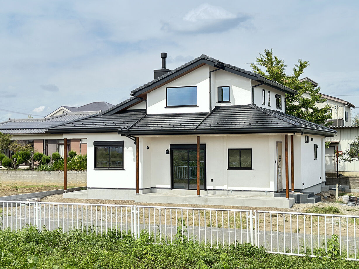 渋沢 【土間リビング｜薪ストーブ｜天然素材】素材と間取りで実現した、ヴィンテージスタイルの家の建築実例画像