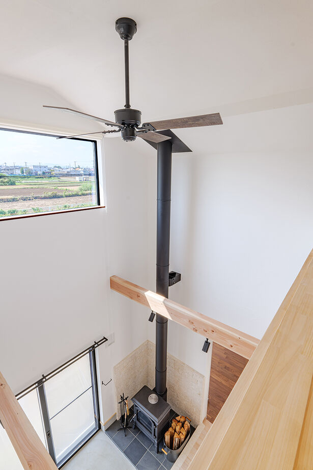 渋沢 【土間リビング｜薪ストーブ｜天然素材】素材と間取りで実現した、ヴィンテージスタイルの家の建築実例画像4