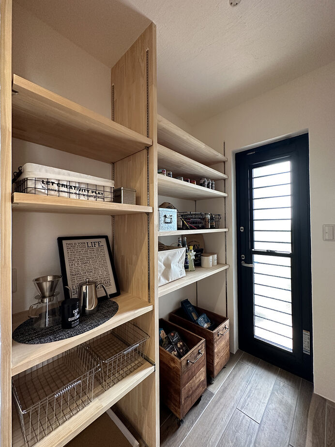 渋沢 【土間リビング｜薪ストーブ｜天然素材】素材と間取りで実現した、ヴィンテージスタイルの家の建築実例画像6