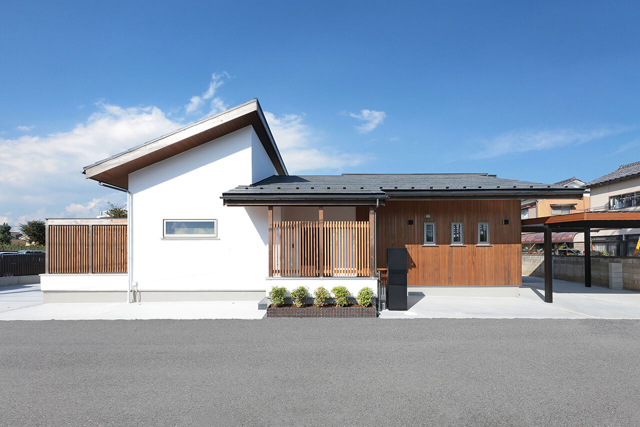 渋沢 【平屋｜中庭｜天然素材｜和モダン】天然素材に包まれた、豊かな暮らしを実現してくれた平屋の建築実例画像