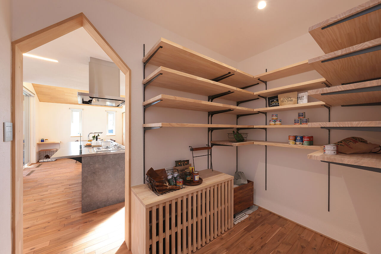 渋沢 【平屋｜中庭｜天然素材｜和モダン】天然素材に包まれた、豊かな暮らしを実現してくれた平屋の建築実例画像4