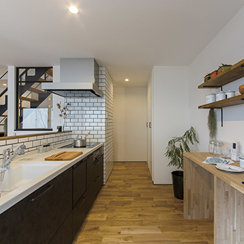 ハウスクラフト 【2000万円台/屋上庭園】洗練された間取りで優雅な時間を。カリフォルニアスタイルのガレージハウス実例の建築実例画像4