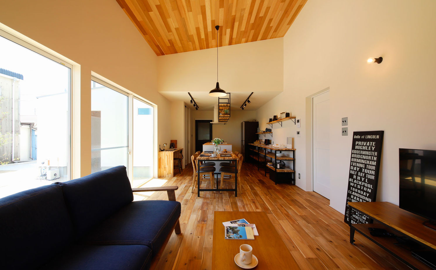 ハウスクラフト 【平屋/間取り図】趣味を楽しむガレージハウス！勾配天井を活かしたロフト空間で遊び心と収納力もプラスの建築実例画像2