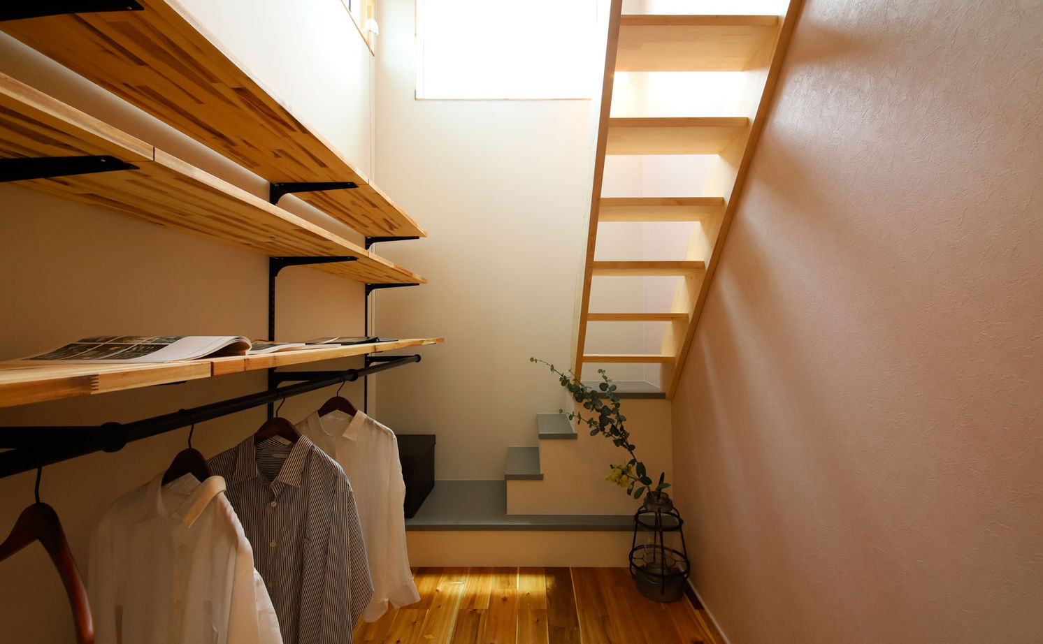 ハウスクラフト 【平屋/間取り図】趣味を楽しむガレージハウス！勾配天井を活かしたロフト空間で遊び心と収納力もプラスの建築実例画像9