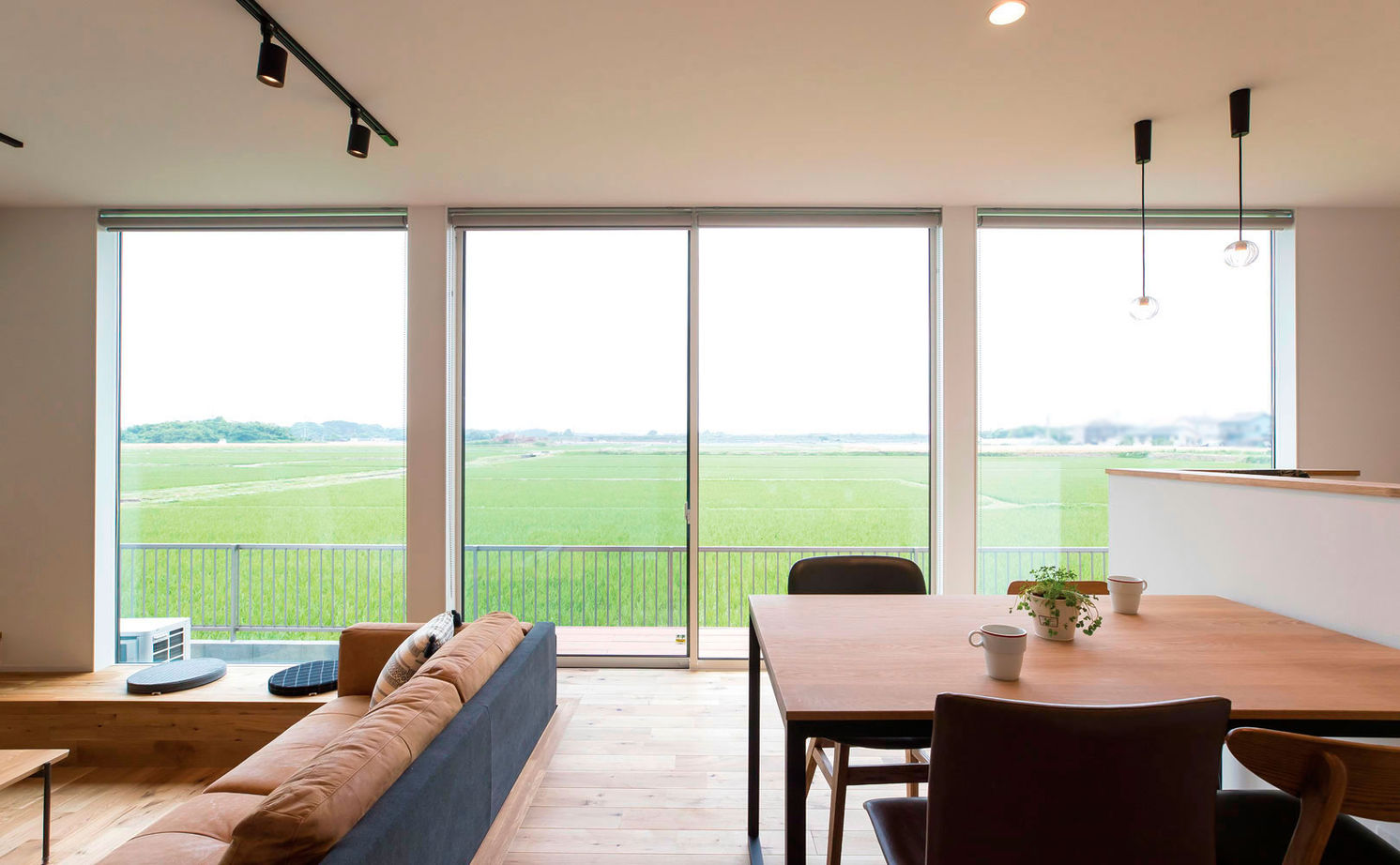 ハウスクラフト 【間取り図】見学会、モデルハウスを見る度おしゃれなデザインにびっくり。ワクワクする提案は住み心地も◎の建築実例画像4