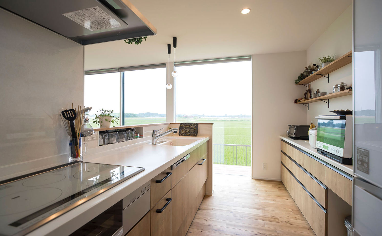 ハウスクラフト 【間取り図】見学会、モデルハウスを見る度おしゃれなデザインにびっくり。ワクワクする提案は住み心地も◎の建築実例画像7