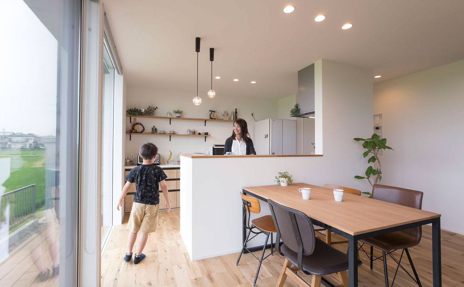 ハウスクラフト 【間取り図】見学会、モデルハウスを見る度おしゃれなデザインにびっくり。ワクワクする提案は住み心地も◎の建築実例画像12