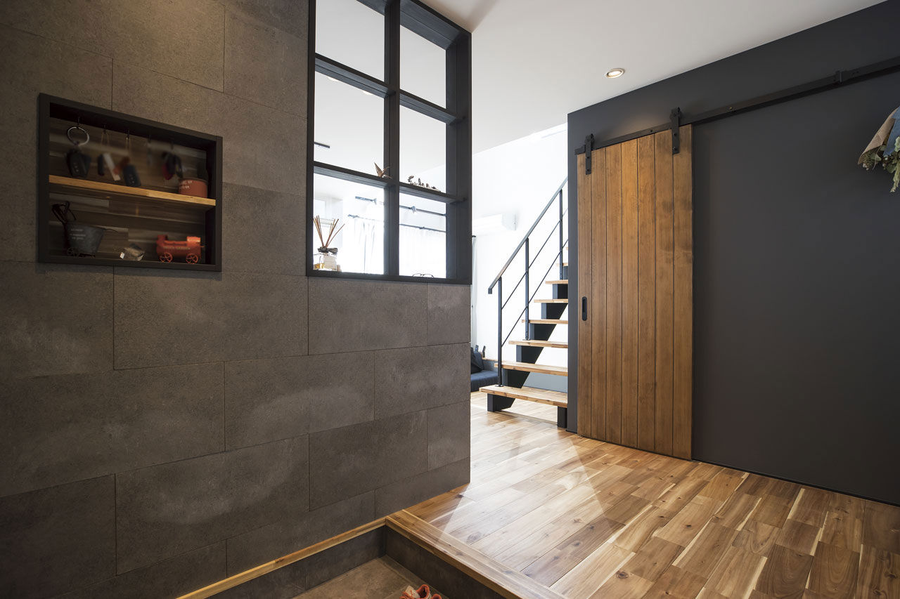 ハウスクラフト ダウンフロアで空間を活用した間取り。土間収納、スタディスペース、ランドリールーム等こだわりを全て実現の建築実例画像3